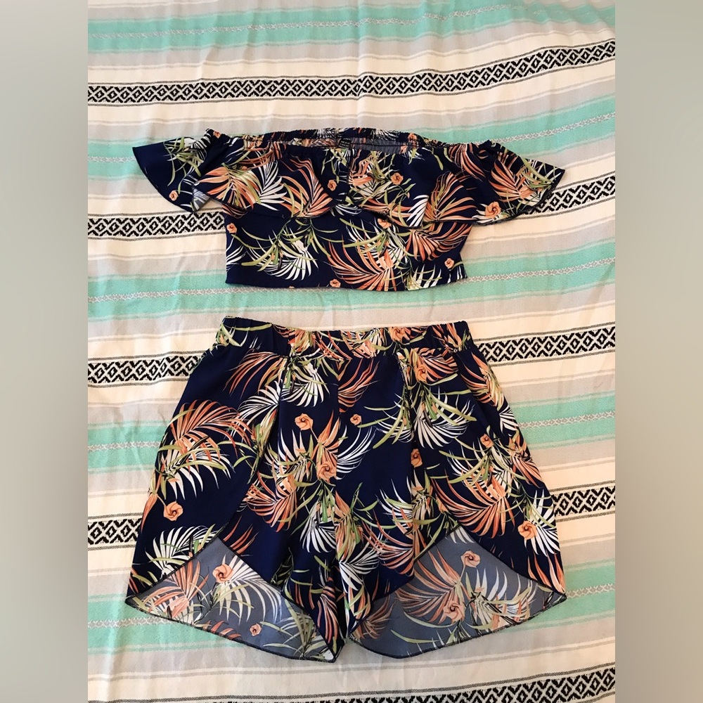 SHEIN Women's Summer Off Shoulder Top & Hem Skirt Shorts